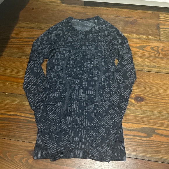 Lululemon Swiftly Tech Long-Sleeve Shirt size 0 navy - Picture 1 of 4